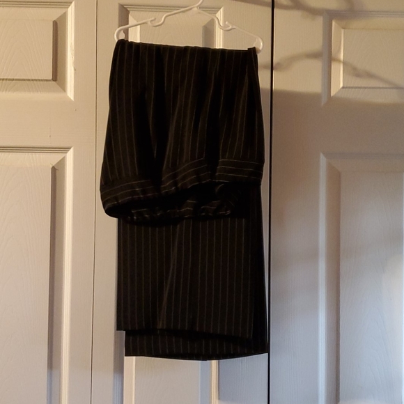 Suit - Picture 2 of 4